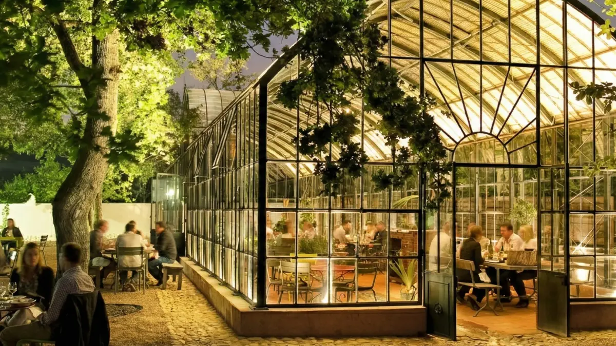 glass done housing diners at babylonstoren wine estate